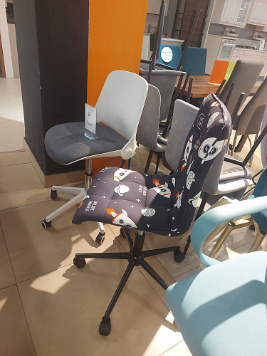 Компьютерное кресло Квадро бежевый / черный из шоурума 3